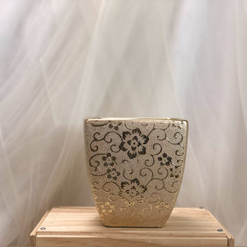 Gold engraved flower vase