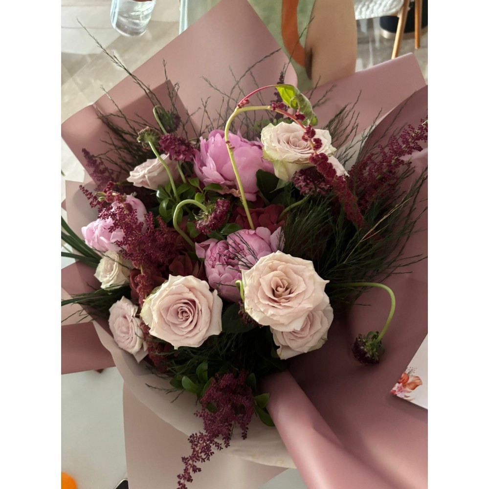 Peony bouquet : White, pink and greens ($300 budget)
