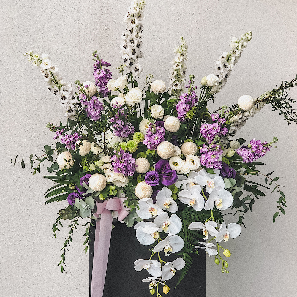 Condolence Flower Stands and Funeral Wreaths