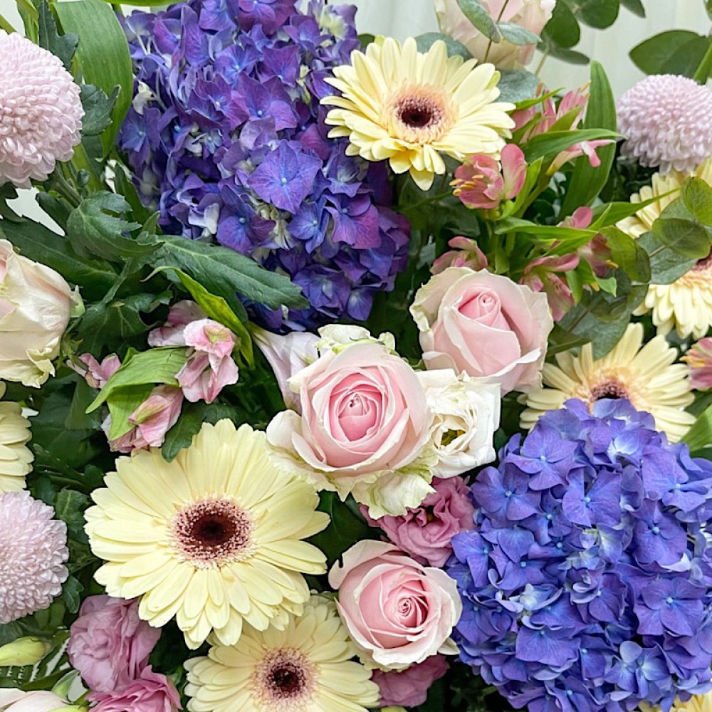 Condolence Flower Stands and Funeral Wreaths