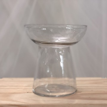 Glass vase with base