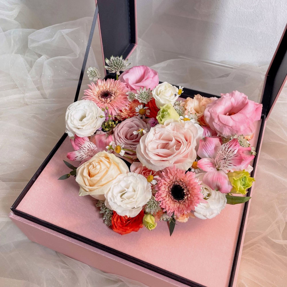 Flower Gift Boxes & Flower Baskets