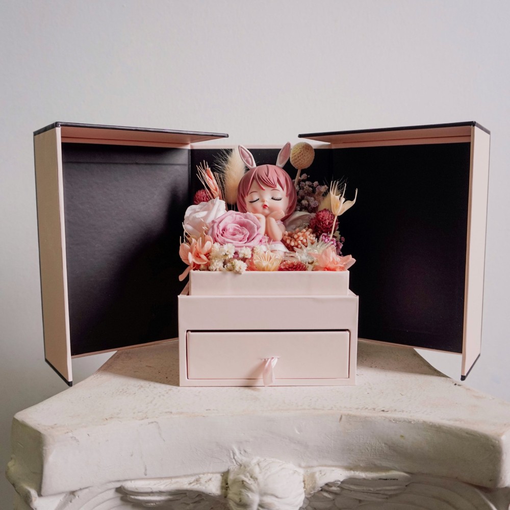 Flower Gift Boxes & Flower Baskets