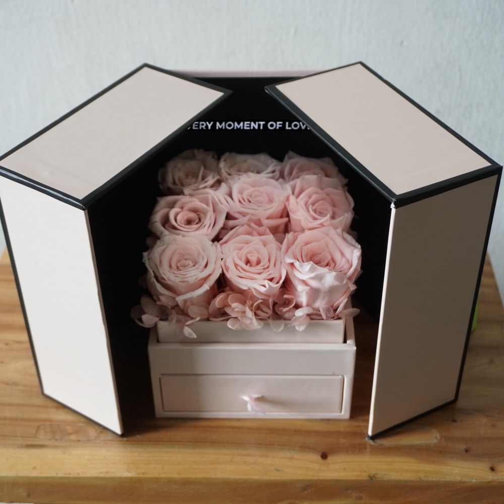 Flower Gift Boxes & Flower Baskets