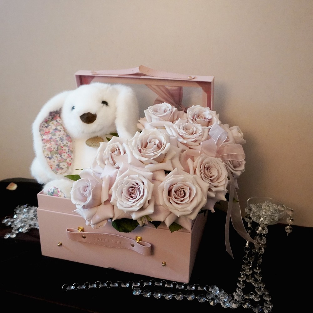 Flower Gift Boxes & Flower Baskets