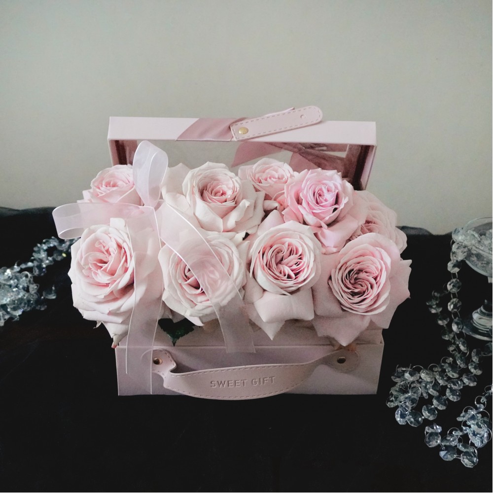 Flower Gift Boxes & Flower Baskets