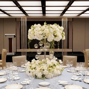 White elegant centerpiece