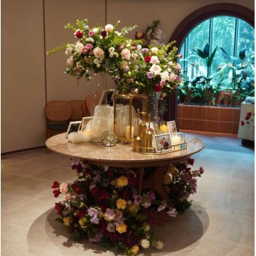 Photo Table Styling