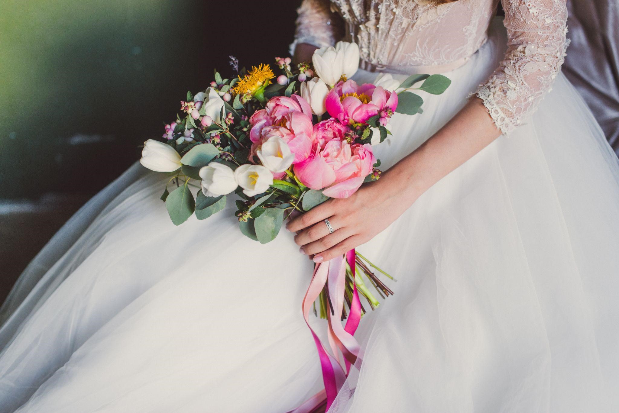 Wedding Flowers by Season: Your Guide to Picking In-Season Blooms