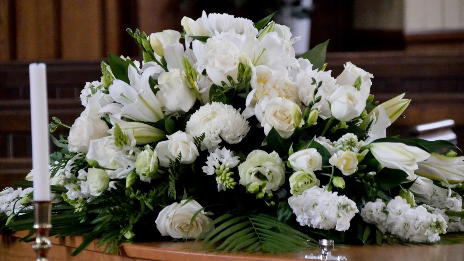 Proper Etiquette for Sending Condolences Flower Wreaths in Singapore